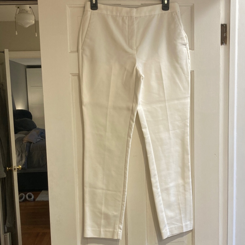 Zara size Medium White Ankle-Length Women's Pants. EUC